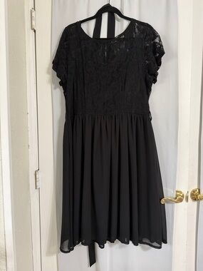 Black Lace Bodice Midi Dress with Flowing Skirt - Women